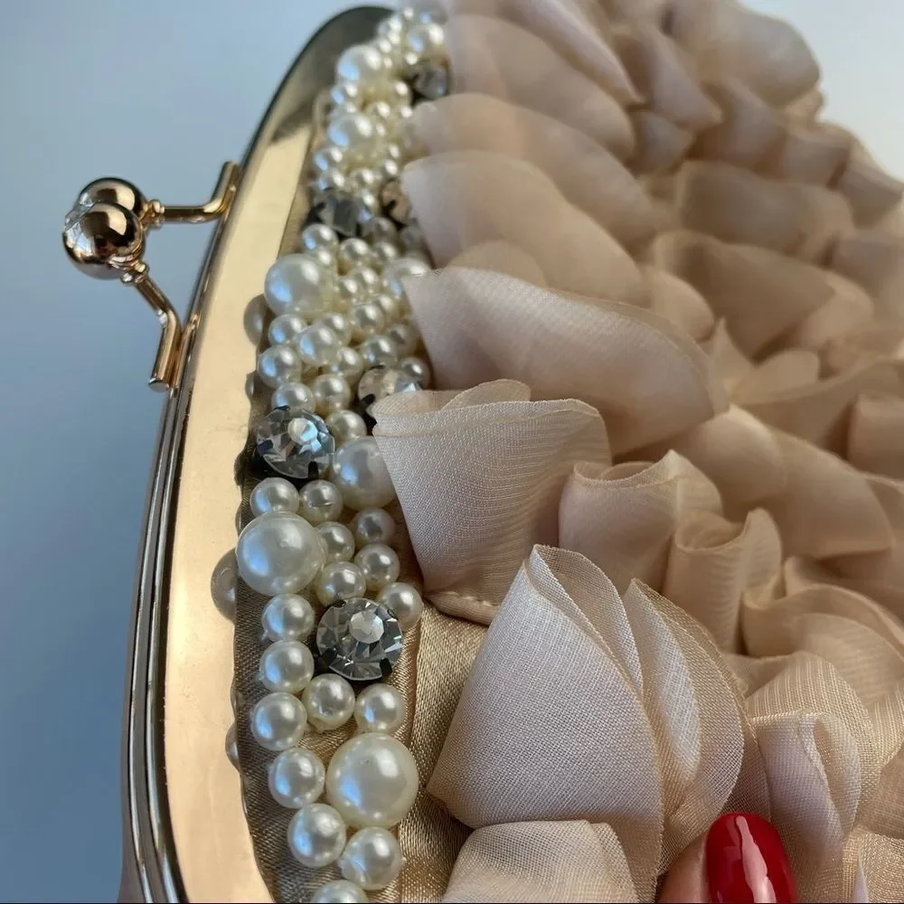 Bebe Clutch Rose Ruffles Silvana NATURAL